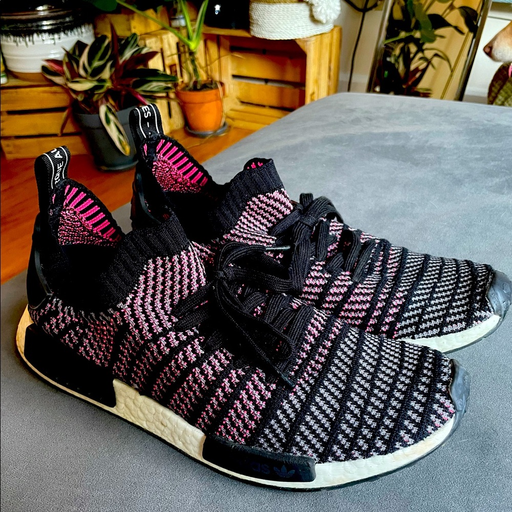 Men’s Adidas NMD R1 STLT black, grey, & solar pink